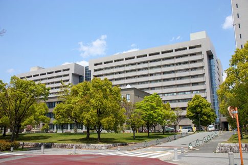大学病院の外観
