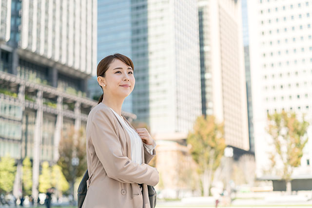 都心で働く女性