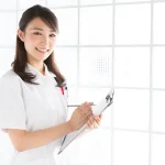 笑顔の看護師