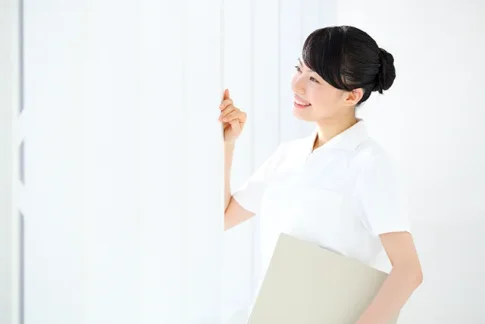 笑顔の看護師