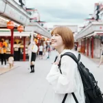 バックパッカーの女性