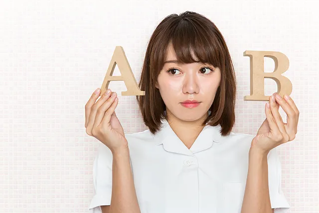 どちらか迷う看護師