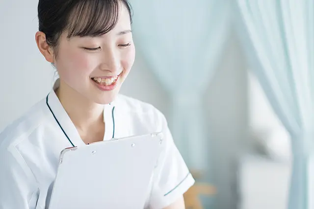 笑顔の看護師