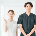 男女の看護師たち